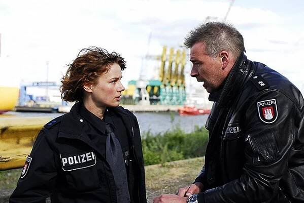 Policie Hamburk - Hra o život (S01E02) (2007)