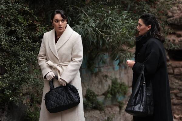Masumlar Apartmanı - Episode 11 - Z filmu - Ezgi Mola