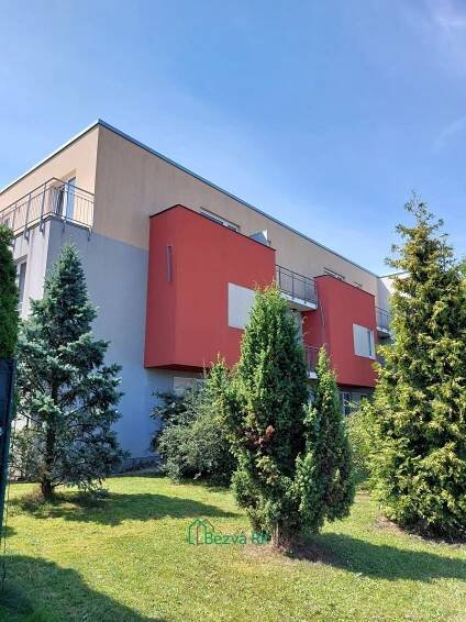 Pronájem bytu 1+KK s lodžií - Hostivice, obrázek č. 2