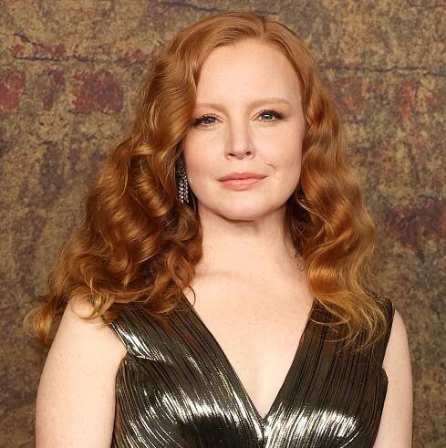 Lauren Ambrose Looks Back at Servant and Ahead to Yellowjackets