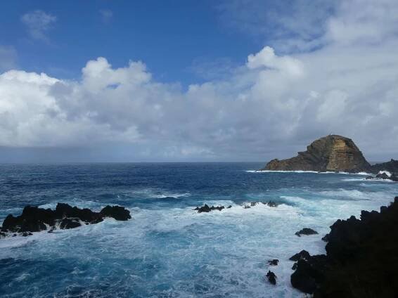 Madeira letecky: 4* hotel ve Funchalu se snídaní, bohaté možnosti výletů po celém ostrově