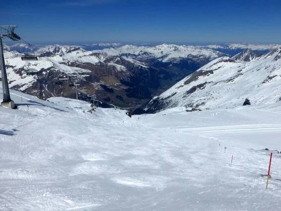 Ski resort Hintertux Glacier (Hintertuxer Gletscher)
