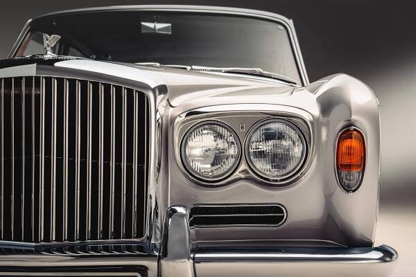 Automobilka Bentley kompletně zrekonstruovala první vůz řady T, našli jej ve skladu pod plachtou
