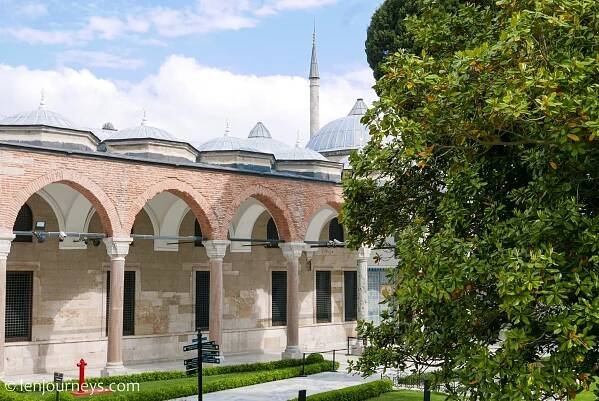 Pavilions in the third courtyard