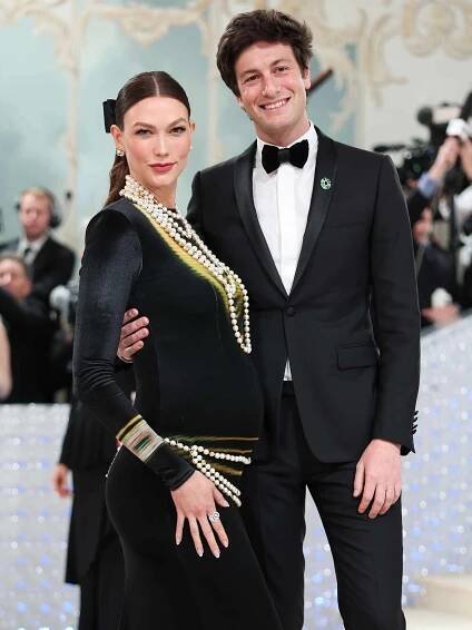 Karlie Kloss and Joshua Kushner at the 2023 Met Gala: Karl Lagerfeld: A Line of Beauty 