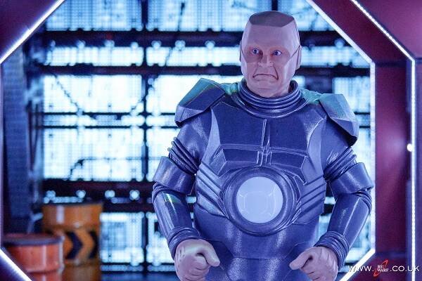 Robokracie (Mechocracy) – Červený trpaslík / Red Dwarf