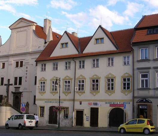 Soubor:Městský dům Zelený dům (Hradčany), Praha 1, Pohořelec 1, Hradčany.JPG
