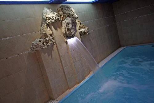 Bazén v ubytování Tornácos Hotel - Hegykő nebo v jeho okolí