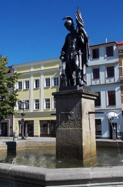 Kašna na Zámeckém náměstí ve Frýdku - Místku