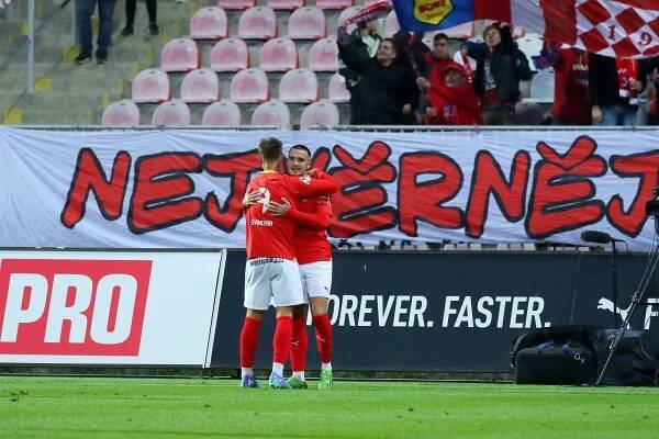 Další direkt pro Zbrojovku. Dva góly Kronuse nestačily, Vlašim srovnala v závěru
