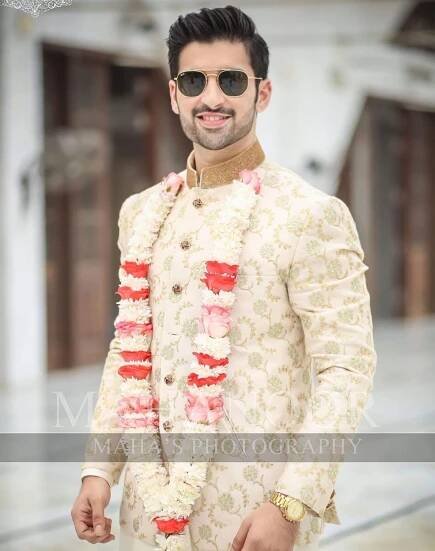 Muneeb Butt – Age, Family, Wedding, Aiman Khan