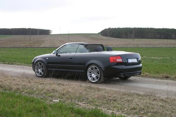 Audi A4 kabriolet je vlastně dost parádní auto, přesto mu něco chybí. To „něco“ najdete ve verzi S4! A cena není nijak hrozná