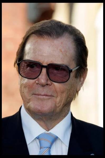 Foto k tématu Roger Moore – stránka 20