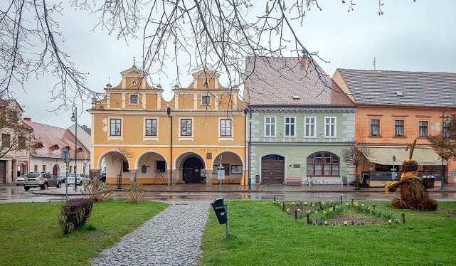 Soubor:Netolice náměstí 4.jpg