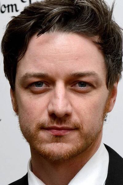 Handsome Scottish Actor James McAvoy Close Up Shot Wallpaper
