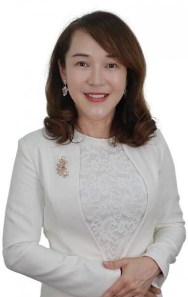 Dr Elizabeth Lee