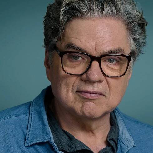 How Oliver Platt moonlights on 'The Bear,' while still clocking in at 'Chicago Med'