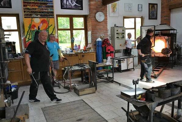 Skleněný oltář a Andělská záře. Noc kostelů patří v Kunraticích u Cvikova sklu