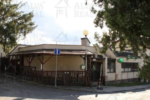 Pronájem restaurace Wainerka pro 45 míst k sezení uvnitř - 147 m2 užitná plocha, 26 m2 sklepní prostory, včetně vybavení