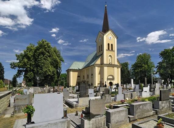 Mše svatá z kostela Nanebevzetí Panny Marie: Ostrava-Třebovice