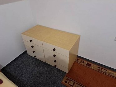 starý nábytek ( za odvoz)  skříň, stolek, postel, židle  - Nábytek