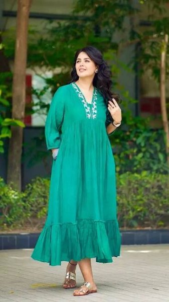Bigg Boss Telugu fame Monal Gajjar sets major style goals