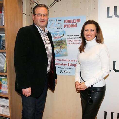 Iveta Toušlová a její kamarád Josef Maršál spolu už mnoho let moderují a píší Toulavou kameru.