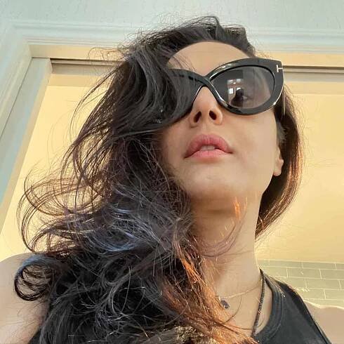 Preity Zinta : Net Worth, Height, Weight, Age, Affairs, Wiki, Facts and Figures 4