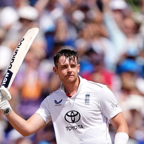 Jamie Smith and Harry Brook hundreds in vain as India turn the screw on day of batting feast and famine