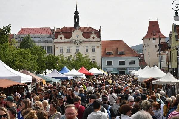Víkend bude v Berouně patřit hrnčířským a řemeslným trhům. A tkaným výrobkům