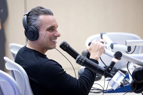 Sebastian Maniscalco_22.jpg Sebastian Maniscalco_22.jpg