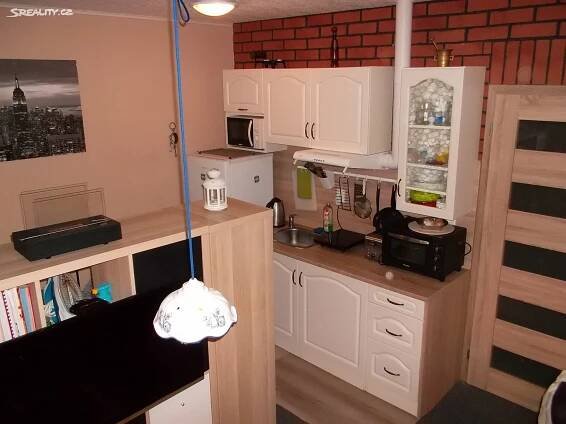 Pronájem bytu 1+kk 20 m², Obecní, Chyňava