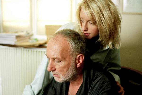 A GIRL CUT IN TWO, (aka LA FILLE COUPEE EN DEUX, aka THE GIRL CUT IN TWO), Francois Berleand, Ludivine Sagnier, 2007. ©IFC Films