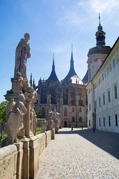 Image of statues outside St Barbara Cathedral Kutna Hora