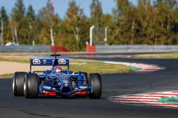 Videodotazník pro Tomáše Engeho: Formule znamenala adrenalin, táta byl proti