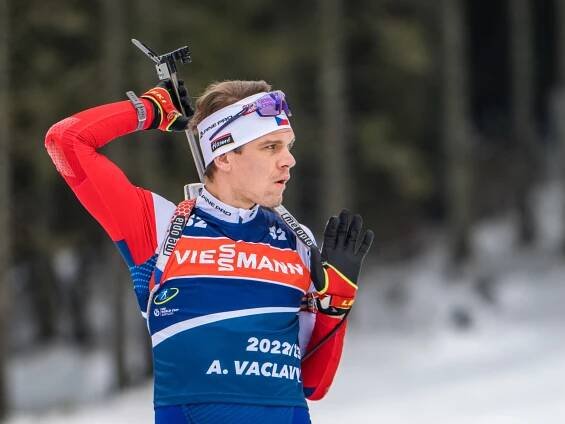 Adam Václavík potrénoval s běžci, dostal nečekaný dárek od Ježíška a teď se vrací do Světového poháru
