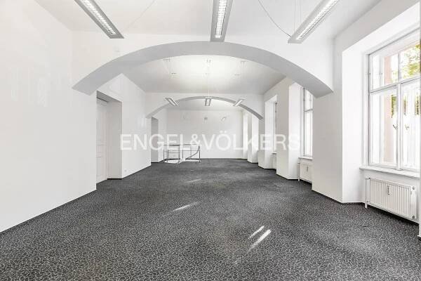 Pronájem kanceláře 343 m², Všehrdova, Praha - Malá Strana