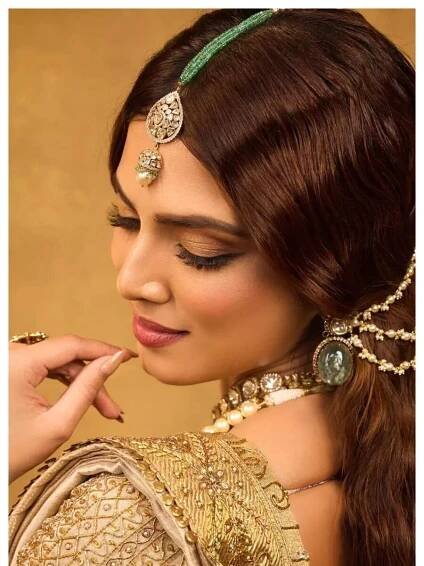 Shine like Malavika Mohanan
