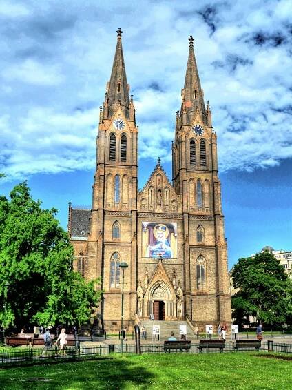 Kostel sv. Ludmily bazilikou minor – Apha