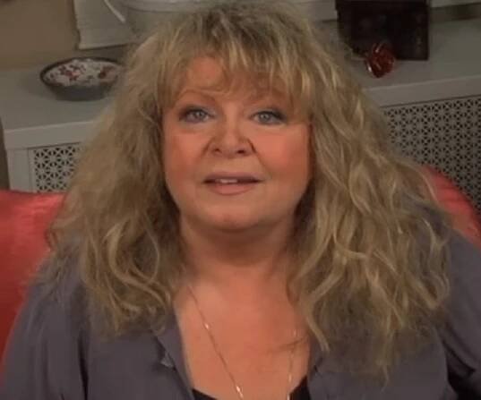 Sally Struthers Biography - Facts, Childhood, Family Life & Achievements