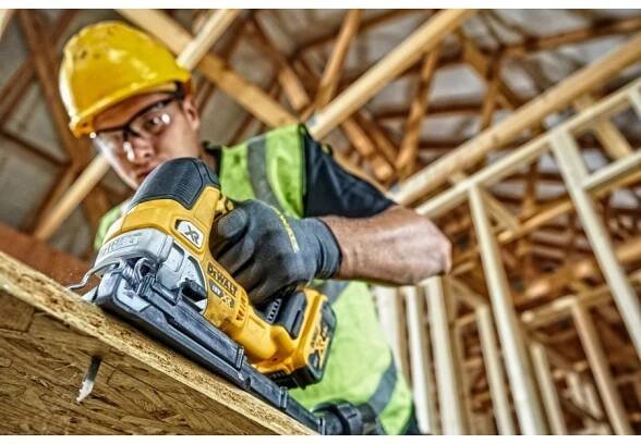 DeWALT DCS334NT aku bezuhlíková přímočará pila 18V v kufru T-STAK bez baterie - Nářadí Potač