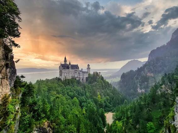 Visit Neuschwanstein Castle: An In-Depth Guide for First-Time Visitors