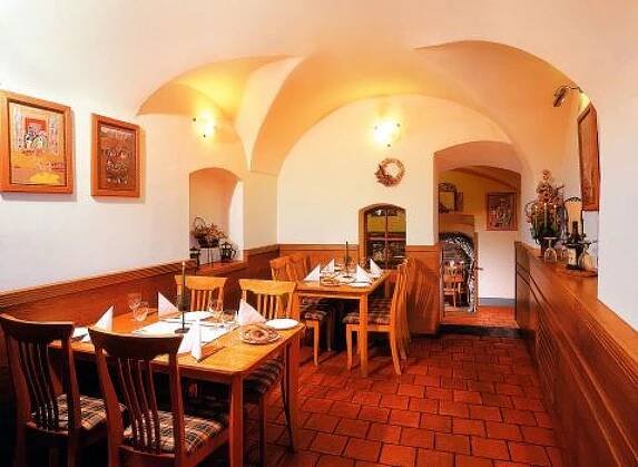 Město Litomyšl - Jídlo a pití - Penzion - Restaurace Pod Klášterem