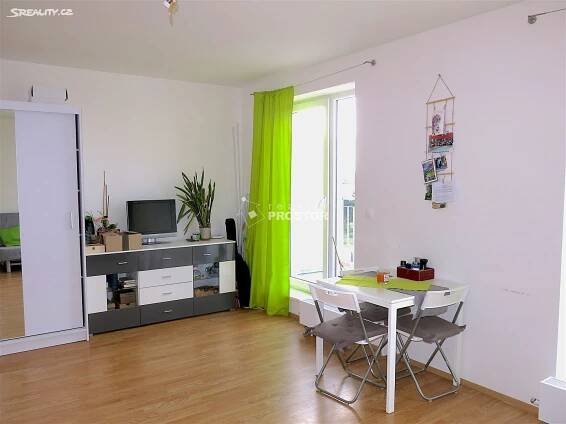 Pronájem bytu 1+kk 33 m², Ječná, Hostivice