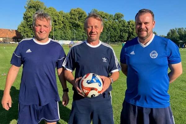 Jörg Schmidt (Mitte) hat mit Marcus Röll (rechts) und Silvio Haberland (links) am Donnerstag letztmals das Training in Neukirchen geleitet.