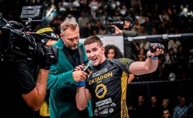 Peníze v KSW? Je to podobné jako v RFA. S tím, že s každým zápasem to skáče o dost nahoru, řekl David Hošek