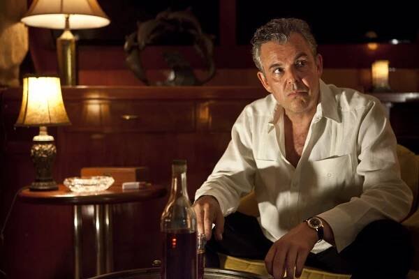 Město divů - Mezi žraloky - Z filmu - Danny Huston