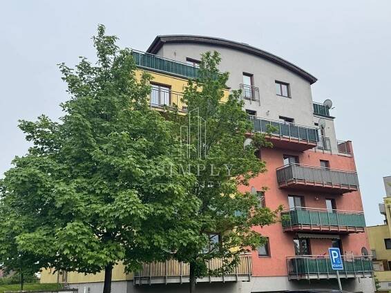 Pronájem bytu 3+1, 68 m² - Praha - Štěrboholy | SIMPLY REALITY