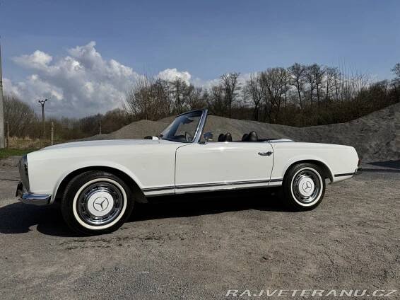 Mercedes-Benz 280 W113