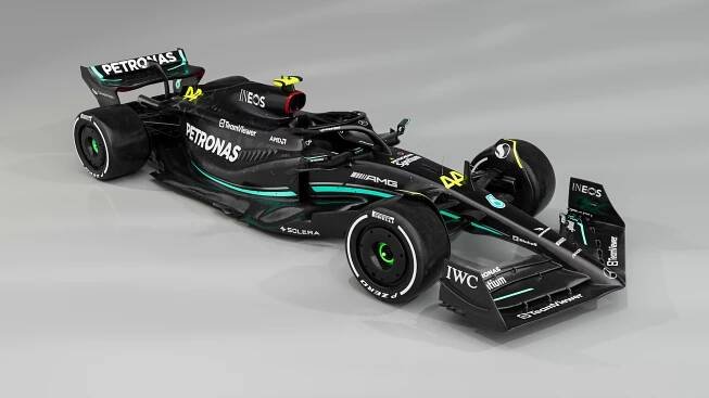Kdo neočekával novoty, udělal dobře. Stáje formule 1 jen oprášily loňské designy | Dobrý Zprávy